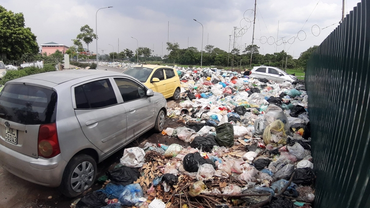 Người dân xã Tiến Thành, Bình Thuận "ngộp thở" vì rác