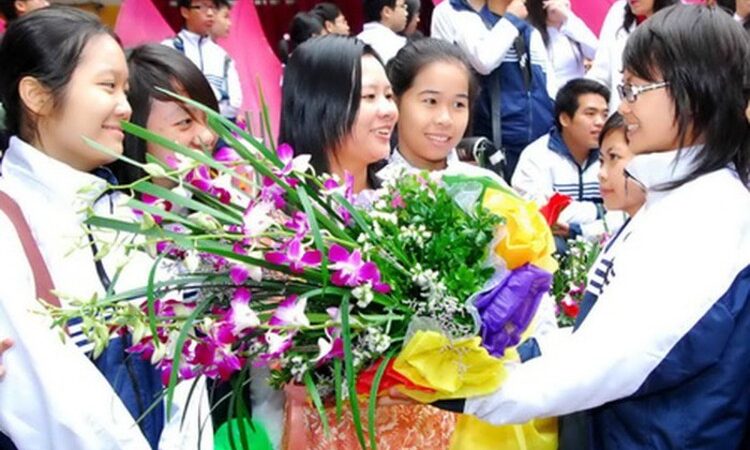 Top 3 bài văn ngày 20/11 hay và cảm động của các em học sinh